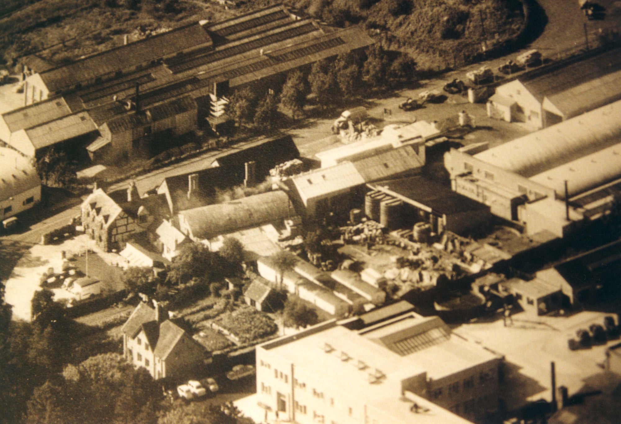 An aerial photo of Robinsons Yard, the cider works behind the Rose and Crown in Tenbury Wells where The Robinsons made cider until the 1950s